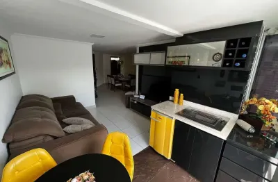 Com varanda e área externa privativa! apartamento amplo perfeito para viver em família!