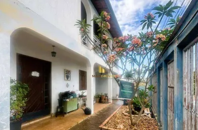 Casa com 5 quartos à venda na Rua Das Camélias, 53, Jardim Ipê, Lagoa Santa