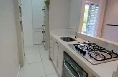 Aluguel Anual para Locação em Joinville, Costa e Silva, 2 dormitórios, 1 banheiro, 1 vaga