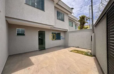 Casa geminada à venda - 3 quartos sendo 1 suíte - 2 vagas - 110m² - candelária