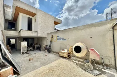 Casa geminada alto padrão à venda - 4 quartos sendo 1 suíte - 3 vagas - jaraguá