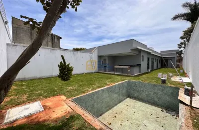 Casa de alto padrão - 4 quartos sendo 1 suíte - piscina - 2 vagas - trevo bh