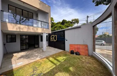 Casa Geminada à Venda - 3 Quartos 1 com Suíte - Varanda - 2 Vagas - Vila Clóris