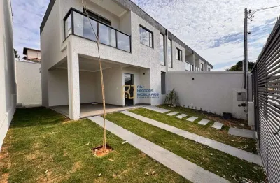 Casa geminada à venda - 3 quartos sendo 1 suíte - 2 vagas - 228m² - céu azul