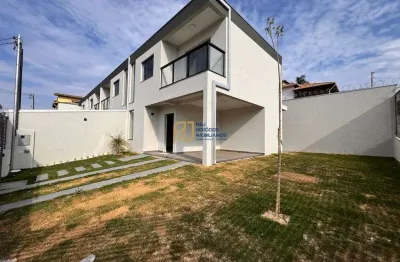 Casa geminada à venda - 3 quartos sendo 1 suíte - 2 vagas - 281m² - céu azul
