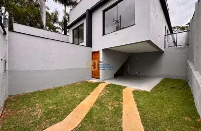 Casa geminada à venda - 180m² - 3 quartos sendo 1 suíte - 2 vagas - bairro trevo