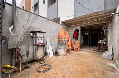 Casa Geminada à Venda - 85m² - 2 Suítes - 1 Vaga - Churrasqueira - Planalto BH