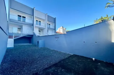 Sobrado geminado à venda no bairro costa e  silva, joinville - sc -  lateral da rua benjamin constant.  186m2 - privcativos; 3 dormitórios, sendo 1 su