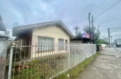 Terreno à venda na rua procópio gomes, ao lada da havan, bucarein, joinville - sc  são 2 terrenos que se unem, formando um  l ,  1 com frente para rua
