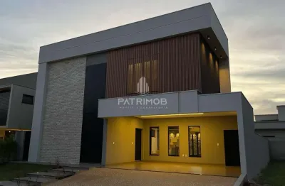 Lindo sobrado 4 suítes c/ planejados e piscina em condomínio alto do castelo.