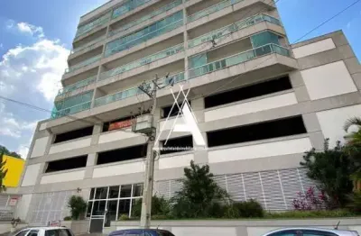 Apartamento amplo, com 2 quartos(1 suíte) e 2 vagas. varanda. ótima área externa