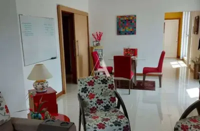 Apartamento mobiliado com 3 suítes em localização privilegiada de teresópolis!