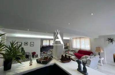 Linda casa com 5 quartos sendo 5 suítes. exclusividade em condomínio.