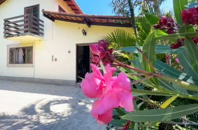 Oportunidade! maravilhosa casa com vista para natureza, com 201 m²