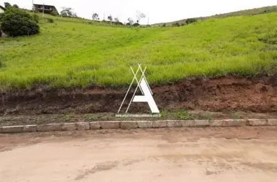 Ótimo terreno de 730m², em condomínio cercado pela natureza e qualidade de vida.