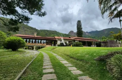 Encantadora pousada à venda na cascata dos amores – teresópolis