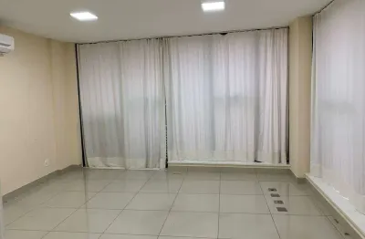 Sala comercial em condomínio moderno no centro de teresópolis