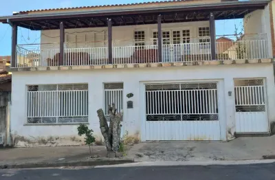 Casa com 3 quartos à venda no centro, são sebastião da grama  por r$ 550.000