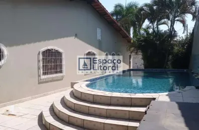 Casa com 3 dorm, piscina, 200m da praia das palmeiras - caraguatatuba/sp