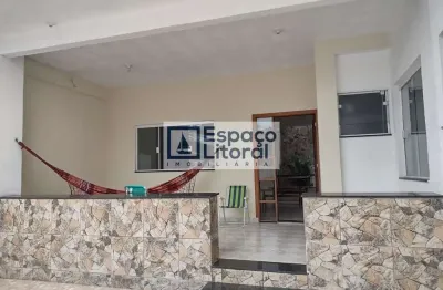 Casa com 2 dormitórios para locação no centro de caraguatatuba