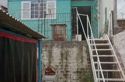Casa com 2 quartos, sala, cozinha, banheiro, área de serviço em terreno com 143m²  em araucária por r$180.000,00