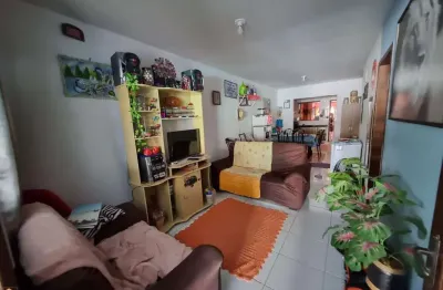 Casa com 3 quartos à venda na Rua das Castanheiras, 60, Capela Velha, Araucária, 79 m2 por R$ 499.900