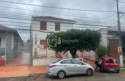 Casa espaçosa e luxuosa no centro de campo grande-ms: 6 quartos, 4 salas, 2 banheiros, 12 vagas de garagem!
