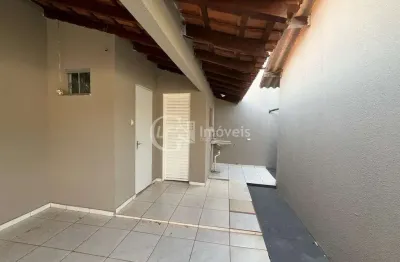 Casa com 3 quartos para alugar na Rua Ipatinga, 28, Parque dos Novos Estados, Campo Grande