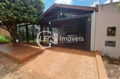 Casa com piscina espaço gourmet e rica em blindex,estuda permuta