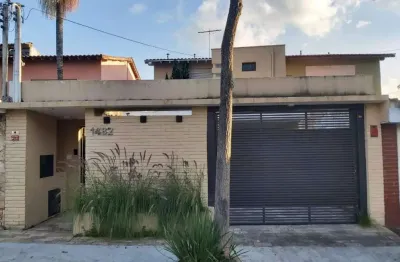 Sobrado residencial 3 dormitórios no planalto paulista com 200 m2.