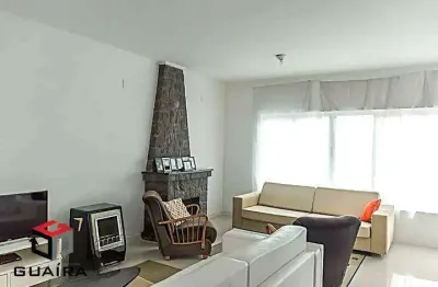 Casa assobradada com 300 m² localizada no jardim do mar em são bernardo do campo/sp.