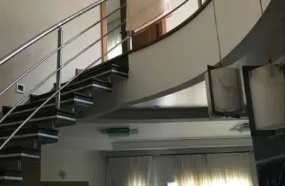 Sobrado amplo com 286m², localização mais que privilegiada no bairro jardim em santo andré/sp.