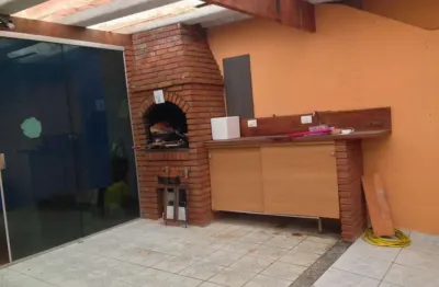 Duas residências - sendo cada imóvel - 2 quartos, sala , cozinha, 2 banheiro, 2 vagas