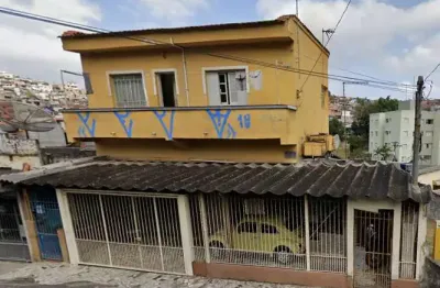 Área total: 532,30 m² - 2 terrenos 1 com 282,30 m² e outro com 250 m².