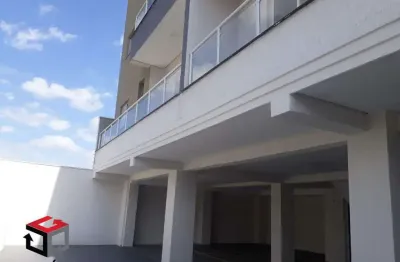Apartamento 2 quartos, 1 suíte, espaçosa varanda gourmet e 2 vagas de garagem.
