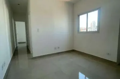 Cobertura com elevador 90 m², 1 suíte, 2 banheiros e garagem coberta.