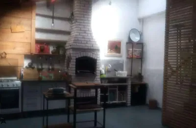 Belíssimo sobrado 2 dorm. 1 com varanda outro com closet e churrasqueria no jardim ana maria