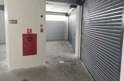 Salão comercial, novo, com 247m² no bairro ferrazópolis.