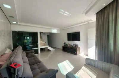 Sobrado com design moderno, 3 dormitórios, suíte, 5 vagas de garagem