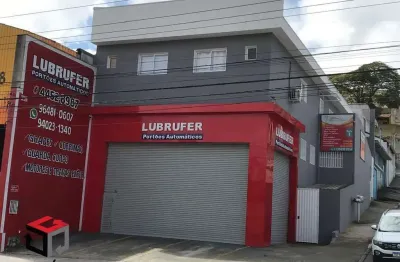 Prédio comercial com 1 salão trifásico de 200m mais 5 salas. alugados! pra investidor é ótimo.