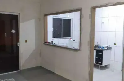 Prédio com 2 apartamentos com total de 180m² localizado no bairro maracanã em santo andré.