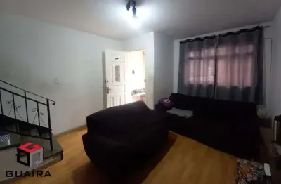 Sobrado sacomã de 96 m², 2 quartos grandes, sala, cozinha, 2 banheiros, lavanderia coberta, quintal com churrasqueira.