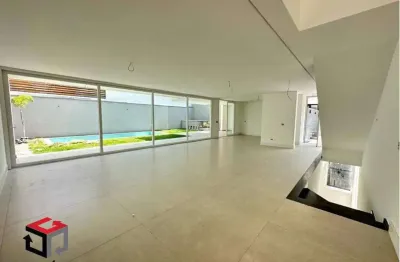 Extraordinária casa em condomínio fechado de alto padrão no brooklin
