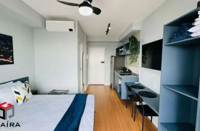 Studio com varanda, mobiliado , piscina , vaga e cadastrado em plataformas de aluguel