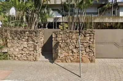 Casa com 947 m² localizada no jardim das bandeiras - são paulo - sp.