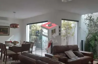 Casa com 220 m² localizado no bairro campo belo em são paulo/sp.