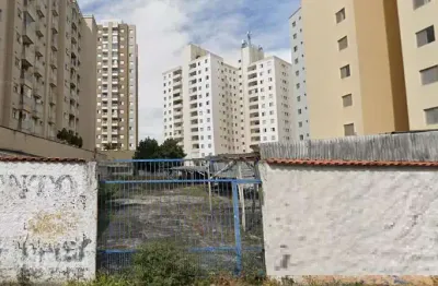 Terreno à venda na Rua Xingu, 785, Vila Valparaíso, Santo André