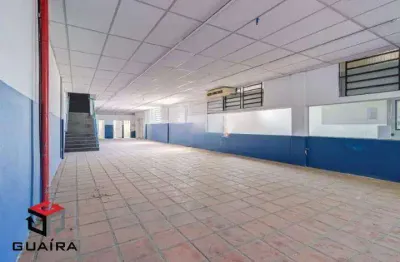 Prédio comercial próximo as estações do metrô saúde e praça da árvore