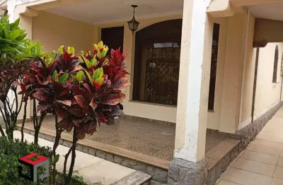 Casa totalmente térrea em terreno de 500 metros quadrados