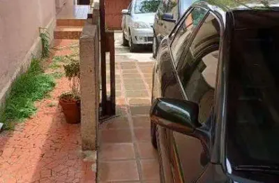 Oportunidade! 2 casas no mesmo terreno – 400m² – garagem para 5 carros – documentação ok – r$ 1.600.000